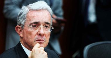 Álvaro Uribe casa por cárcel