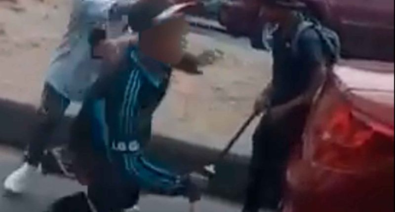 Grupo de 'Limpiavidrios' agreden a conductor en SoachaGrupo de 'Limpiavidrios' agreden a conductor en Soacha