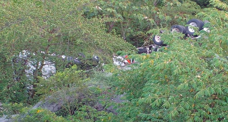 Grave accidente en la autopista Ruta del Sol: volcamiento de un tractocamión