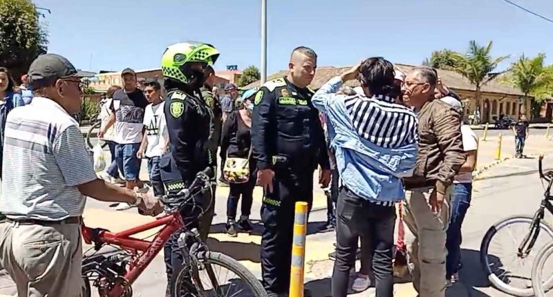 Ciudadanos de Cajicá protestan nuevamente bloqueando vía Zipaquirá - Tabio por la falta de agua