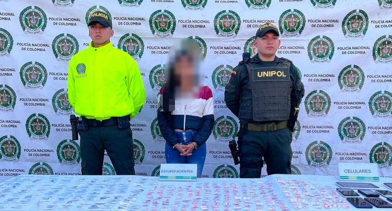Policía logra capturar en flagrancia a mujer traficante de drogas en Soacha