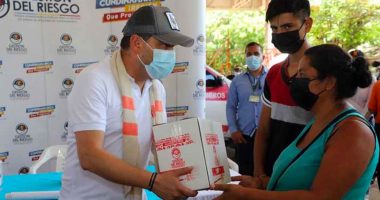 Gobernador prioriza entrega de ayudas a damnificados