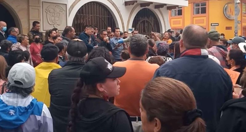 Protesta pacífica en Cajicá por mal servicio de agua potable