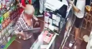 Abuelito ladrÃ³n intentÃ³ robarse un portÃ¡til en un almacÃ©n de Girardot