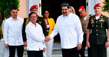 Gustavo Petro genera controversia al insinuar la democratización de la instalación de la fibra óptica en Colombia