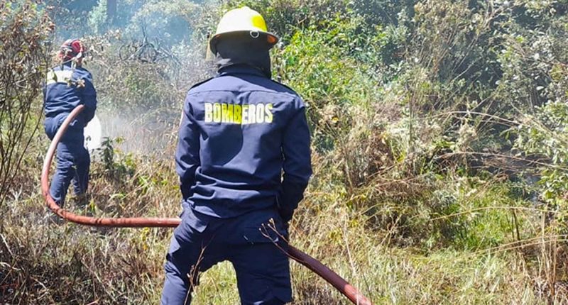 Bomberos de Zipaquirá atienden incendio de cobertura vegetal