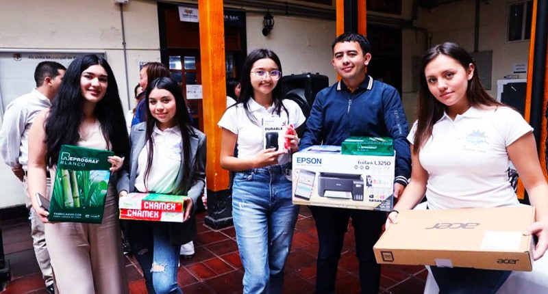 Gobierno de Cundinamarca entrega Kits tecnológicos a consejos de juventud de 116 municipios