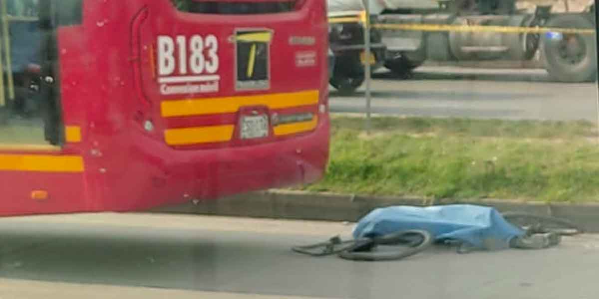 Accidente fatal en la autopista sur: ciclista fallece en colisión con bus de TransMilenio