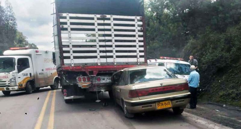 Accidente en la vía Ubaté - Zipaquirá en Sutatausa afectó el tráfico varias horas