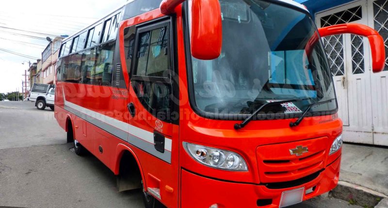 Delincuentes armados atracan a pasajeros de bus en vía Bogotá - Facatativá.