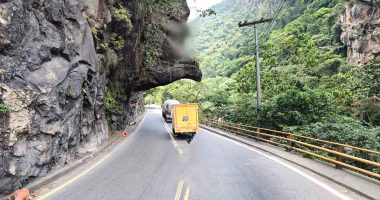 Por alerta de desprendimiento de rocas hay cierre en la vía Bogotá-Girardot