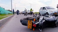 Trágico accidente en Avenida Terreros: motociclista pierde la vida tras chocar contra poste