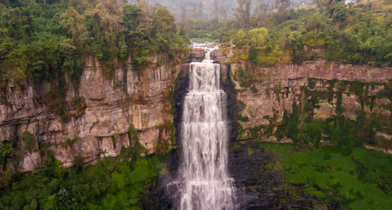 Este lunes, un hombre de 30 años se lanza al Salto del Tequendama en el municipio de Soacha, descubre los detalles de este suceso.