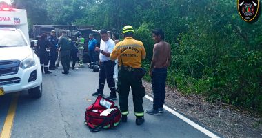 Camión sufre accidente en la vía Viotá - Tocaima