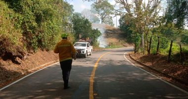 Combatiendo el Fuego en Viotá: Incidentes en Calichana y Primero de Mayo