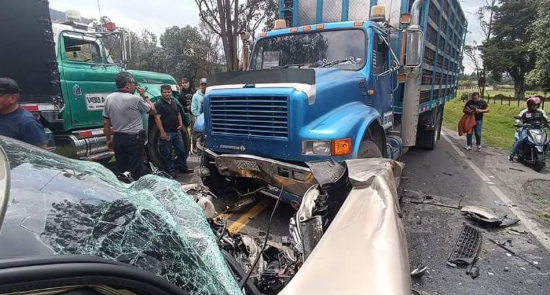Accidente en la vía Panamericana entre Facatativá y Albán deja cuatro heridos