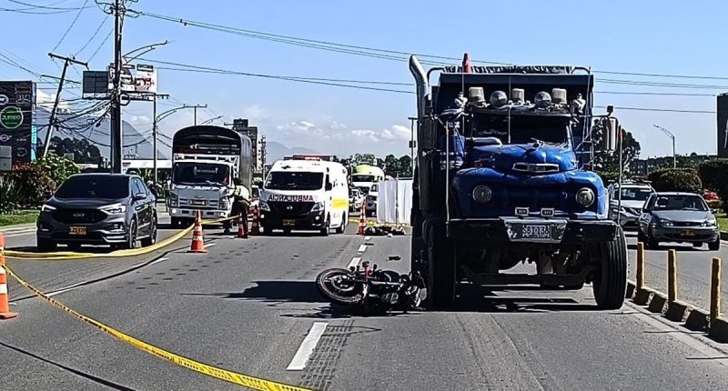 Trágico accidente en la vía Cajicá-Bogotá deja una motociclista fallecida