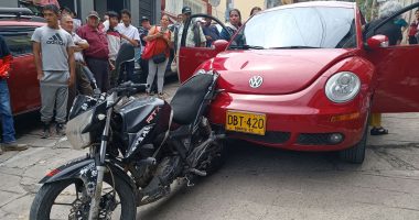 Accidente en el centro de Pacho: Anciana en aparente estado de embriaguez choca con motocicleta