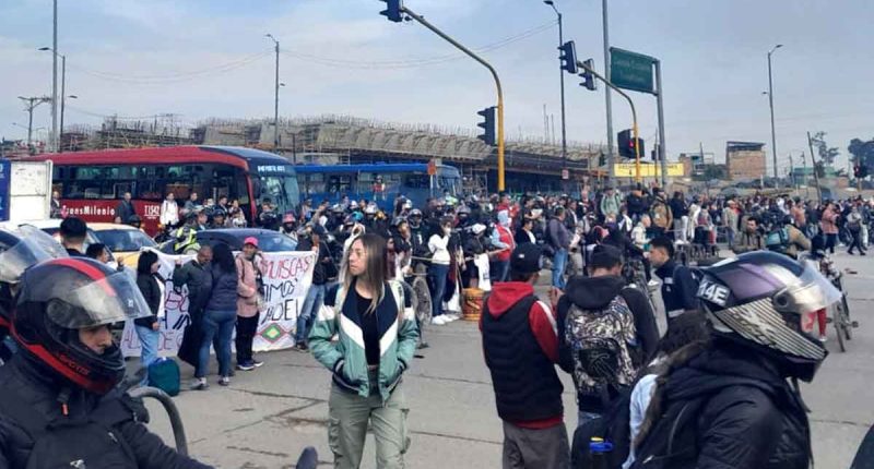 Bloqueo en la Autopista Sur: Comunidad Muisca de Bosa exige cumplimiento de derechos territoriales