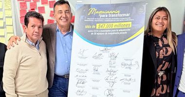 Cundinamarca y 24 municipios firman convenio para adquisición de maquinaria amarilla