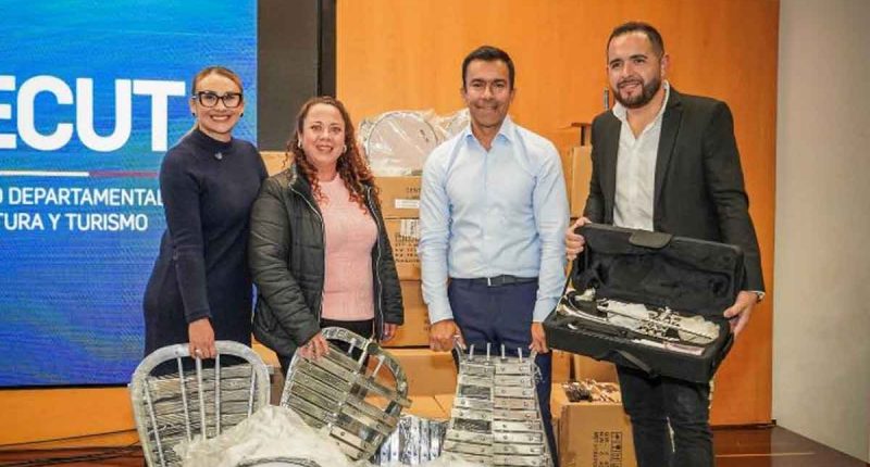 ‘Cundinamarca Vive la Música’ entrega instrumentos para fortalecer el talento local