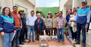 Gobernación de Cundinamarca entrega ayudas a familias afectadas por emergencia climática