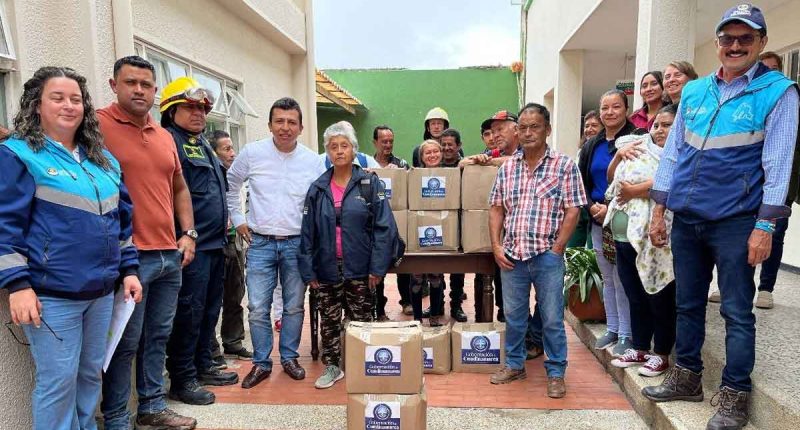 Gobernación de Cundinamarca entrega ayudas a familias afectadas por emergencia climática