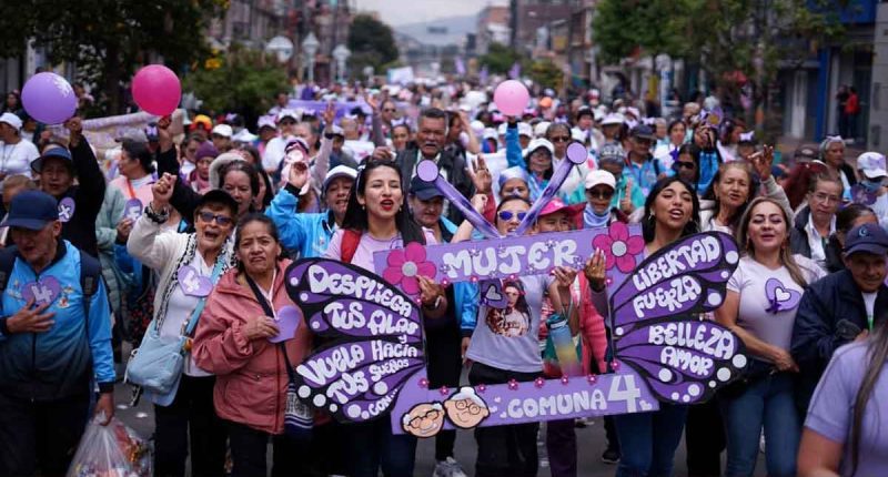 Multitudinaria marcha en Soacha para conmemorar el Día Internacional de la Mujer