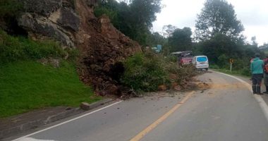 Emergencia vial en la vía Bogotá – Choachí por alud de tierra en la vereda El Púlpito
