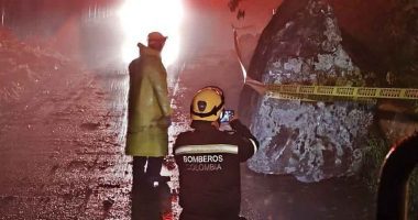 Deslizamiento en Une bloquea parcialmente la vía Caraza – Une y genera paso alterno