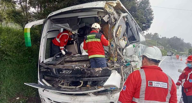 Un muerto y nueve heridos deja grave accidente en la Autopista Bogotá–Tunja
