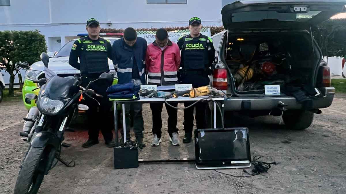 Policía frustra millonario robo en Funza: dos capturados y maquinaria recuperada