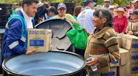 Gobernación de Cundinamarca entrega asistencia humanitaria a familias de Chipaque afectadas por deslizamiento