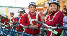 Soacha entrega 150 bicicletas a estudiantes de la Institución Educativa Eduardo Santos