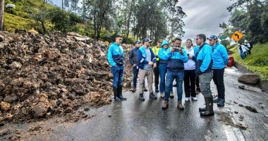 Gobernador Jorge Emilio Rey exige soluciones inmediatas por derrumbe en la vía al Llano en Chipaque