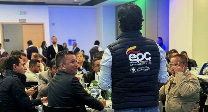 Gobernación de Cundinamarca socializa ordenanzas para garantizar continuidad de proyectos de agua y saneamiento