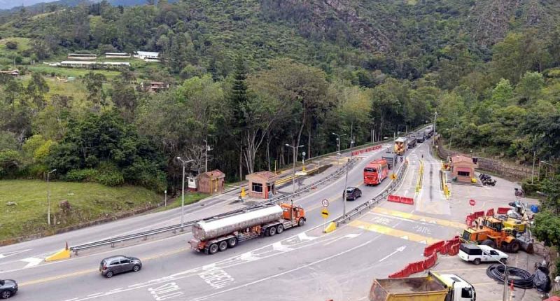 Cierre de la vía al Llano genera pérdidas diarias por $2.400 millones, según la Gobernación de Cundinamarca