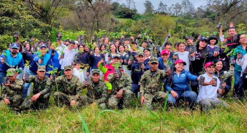 Gobernación de Cundinamarca lideró jornada de reforestación y sensibilización en Junín