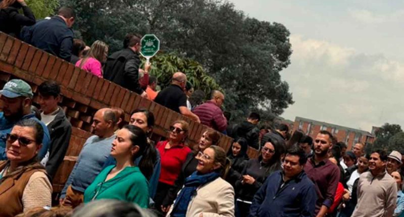 Gobernación de Cundinamarca realizó exitoso simulacro de evacuación con más de 2.700 participantes