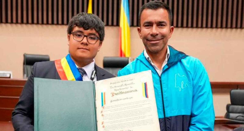 Reconocimiento en Cundinamarca: estudiante obtiene puntaje perfecto en Pruebas Saber 11