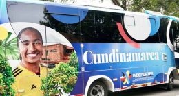 Cundinamarca fortalece el deporte con entrega de buses para apoyar a jóvenes talentos