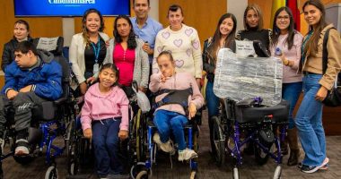 Entregan 450 ayudas técnicas a personas con discapacidad física en Cundinamarca