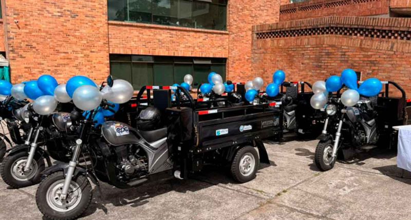 Entrega de motocargueros en Cundinamarca beneficia a 7 municipios