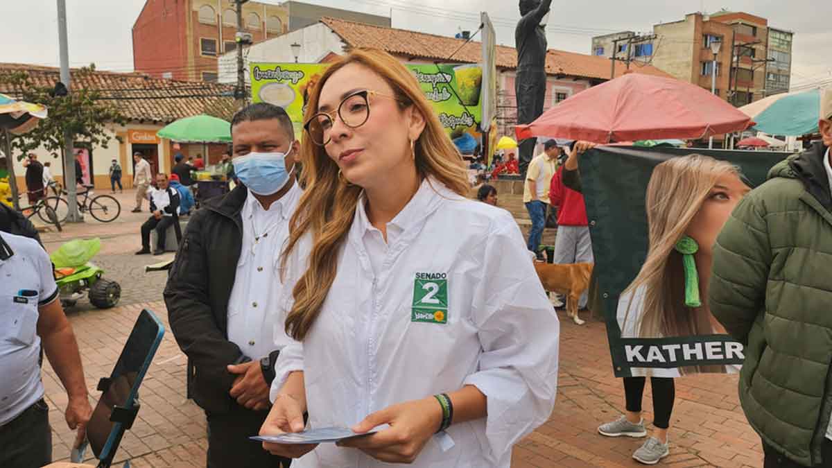 Katherine Miranda propone gestión de recursos para el Cazucable de Soacha y critica gestión del Gobierno Petro