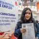 Ciudadanos asistiendo a la convocatoria de empleo en Bogotá de la estrategia Talento Capital en el Centro Internacional.
