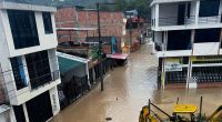 Maquinaria de Gestión del Riesgo atendiendo emergencias por lluvias en Cundinamarca y remoción de material en vías.