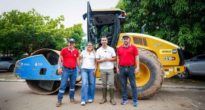 Operarios de infraestructura vial en Nilo preparando el terreno para el inicio de obras en el corredor Peñones.