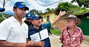 Maquinaria de Empresas Públicas de Cundinamarca iniciando obras de alcantarillado en Silvania.