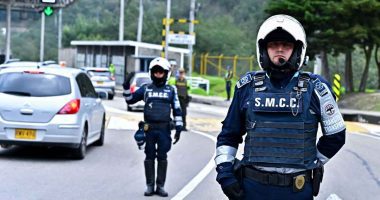 Agentes facilitando la movilidad en la operación retorno de Semana Santa en Cundinamarca