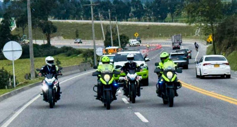 Operativo de tránsito de la Gobernación de Cundinamarca durante el Plan Retorno de Semana Santa en la vía La Mesa.